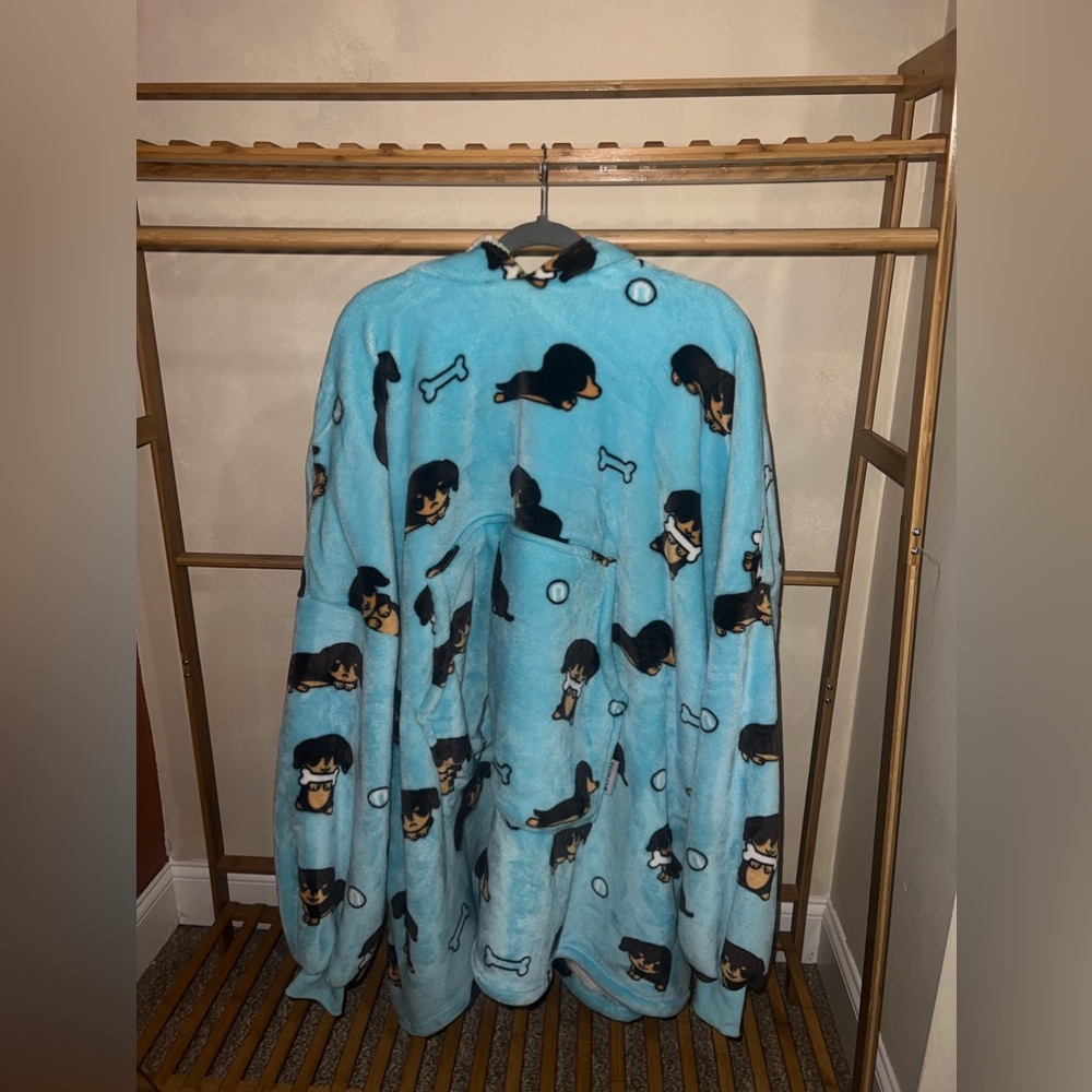 Oversized Plush Off-Brand Snuggee